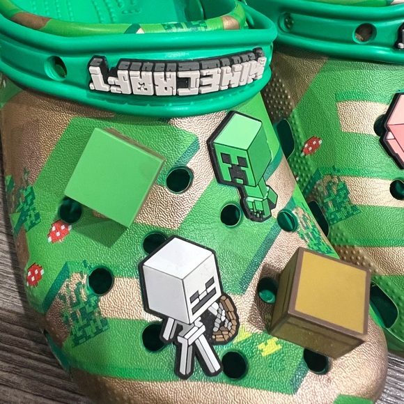 Minecraft Crocs - Picture 2 of 8